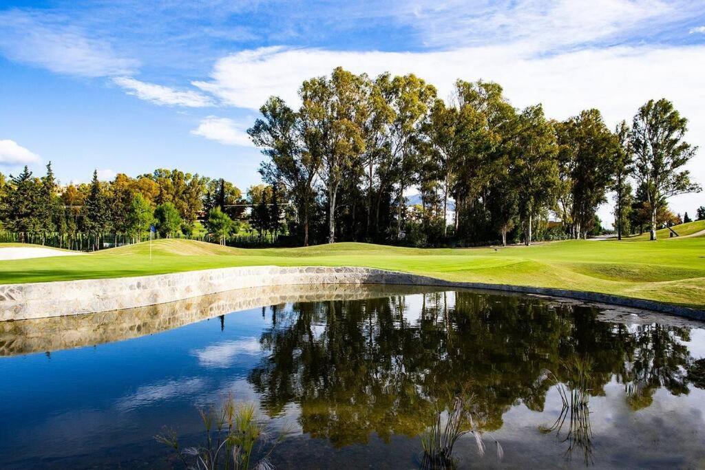 Apartamento Con Piscina Cerca Del Golf En Atalaya - Atalaya Del Golf 31 Estepona Luaran gambar