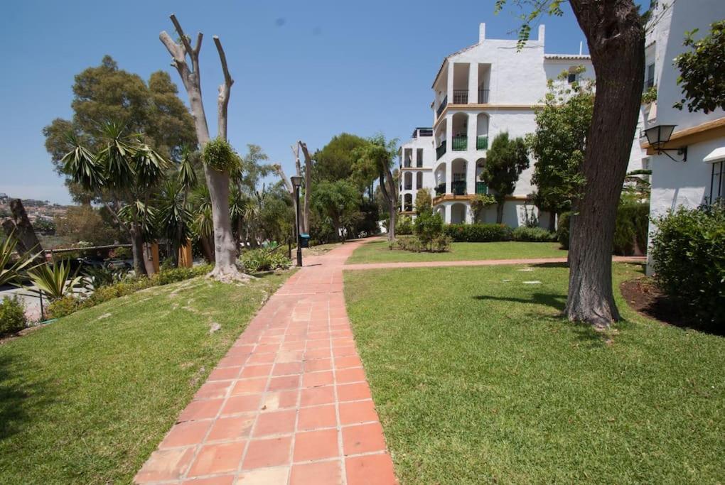 Apartamento Con Piscina Cerca Del Golf En Atalaya - Atalaya Del Golf 31 Estepona Luaran gambar