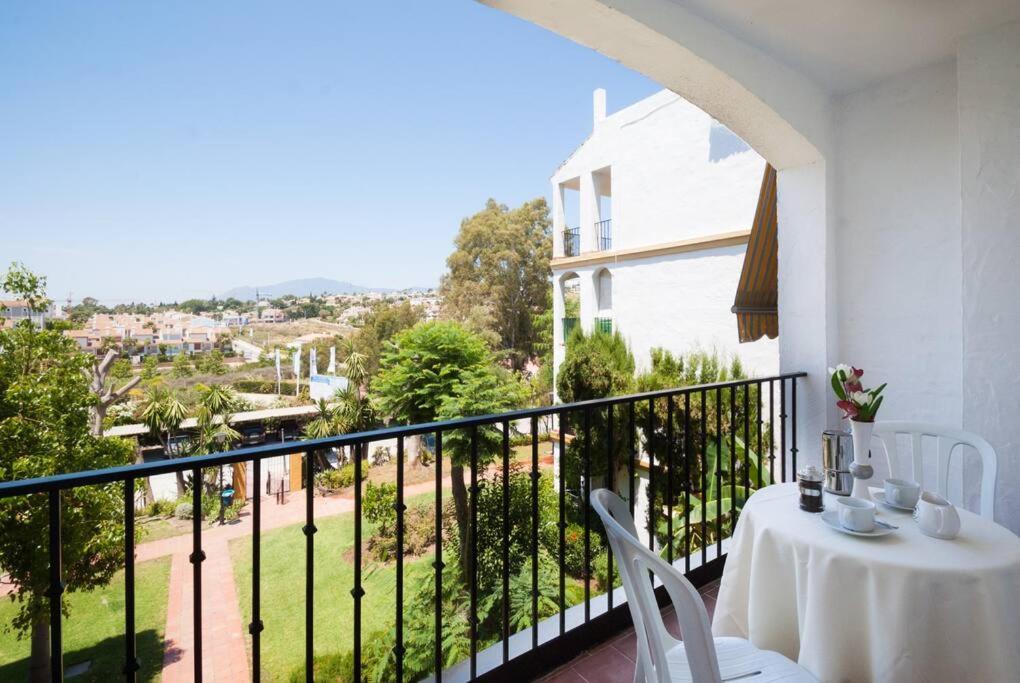 Apartamento Con Piscina Cerca Del Golf En Atalaya - Atalaya Del Golf 31 Estepona Luaran gambar