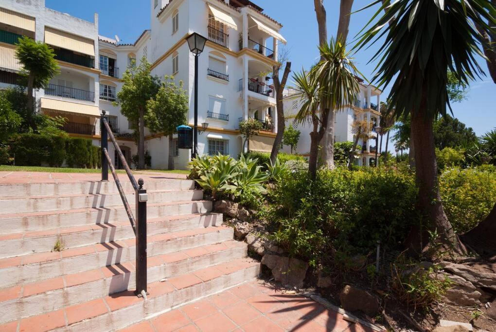 Apartamento Con Piscina Cerca Del Golf En Atalaya - Atalaya Del Golf 31 Estepona Luaran gambar