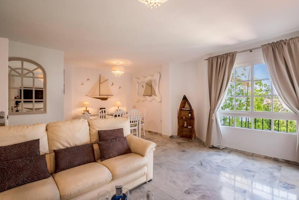 Apartamento Con Piscina Cerca Del Golf En Atalaya - Atalaya Del Golf 31 Estepona Luaran gambar